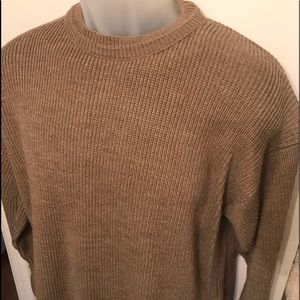 M-Md Sweater in excellent condition. Very heavy.